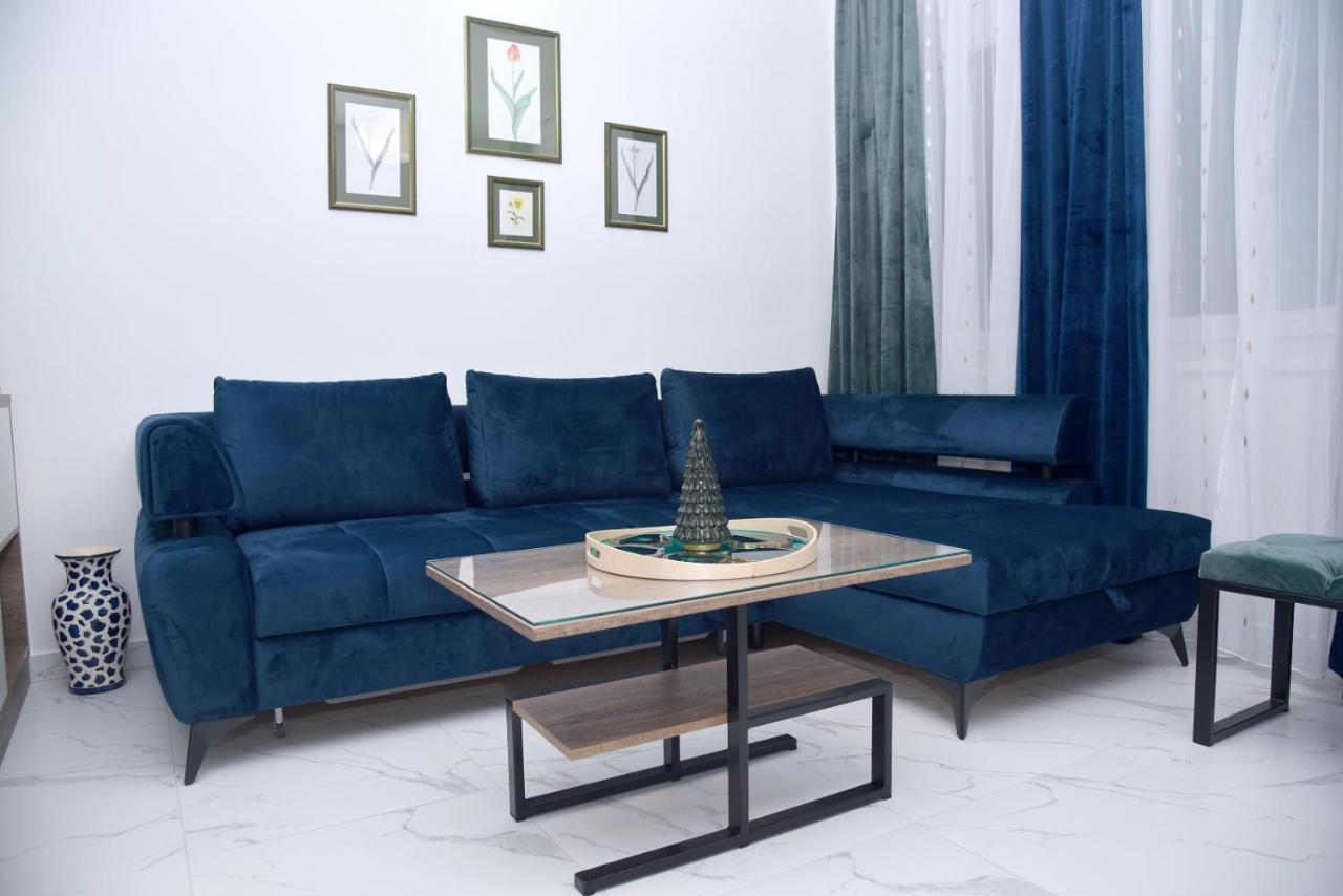 La Luna Premium Deluxe Apartment With Free Jacuzzi, Bikes & Covered Parking Nasice Exterior photo