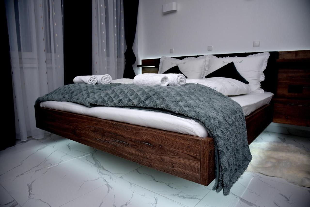 La Luna Premium Deluxe Apartment With Free Jacuzzi, Bikes & Covered Parking Nasice Exterior photo
