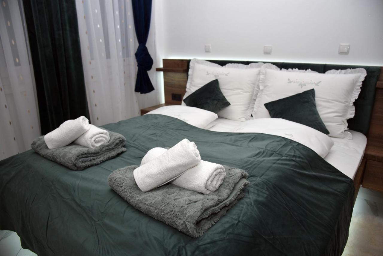 La Luna Premium Deluxe Apartment With Free Jacuzzi, Bikes & Covered Parking Nasice Exterior photo